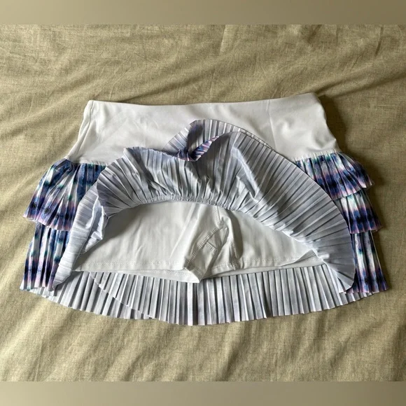 NWT Lucky in Love Blue and White Pleated Tiered Mini Skort - Picture 2 of 4